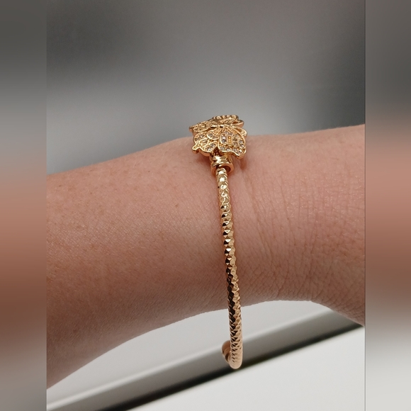 Nwot 18k Yellow Gold Filled Butterfly Adjustable Bangle Bracelet Goldoro - Picture 3 of 10